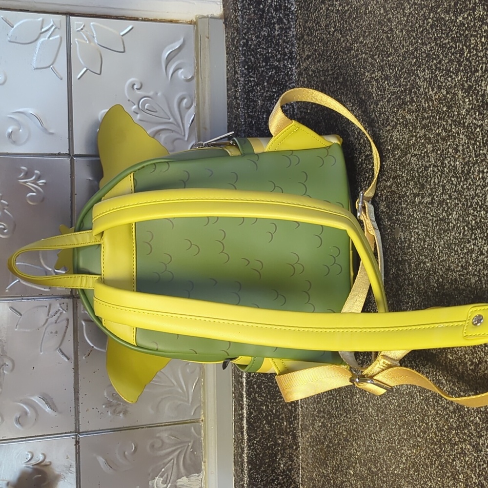 Gremlins Loungefly Bag - Picture 5 of 12